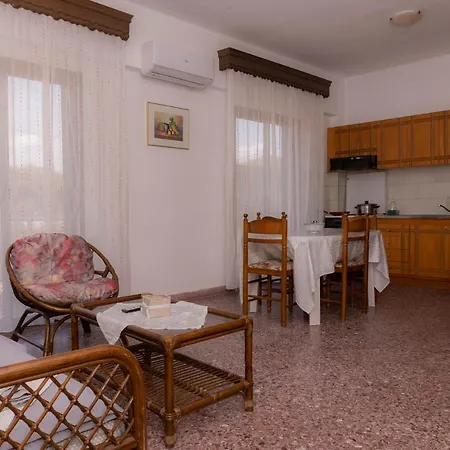 Vickys Family House * Σταυρός